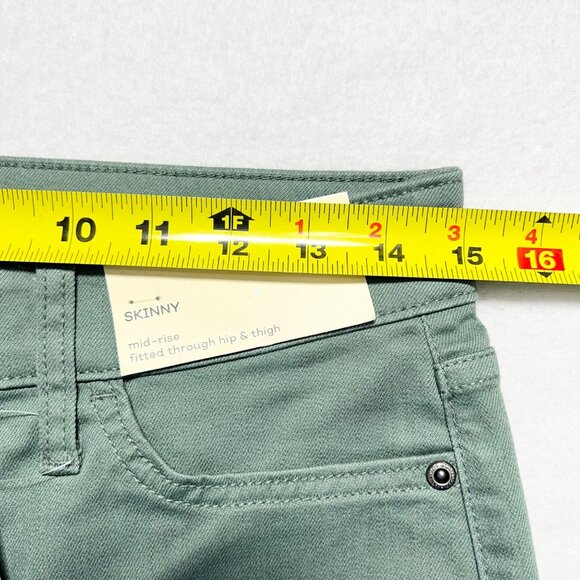 St. John's Bay Women's Skinny Stretch Mid Rise Green Pants Sz 4 Five Pockets NWT - Picture 9 of 12
